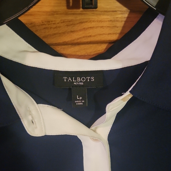 Talbots Women's Button Down Shirt in Dark Blue and Light Blue - Picture 2 of 6